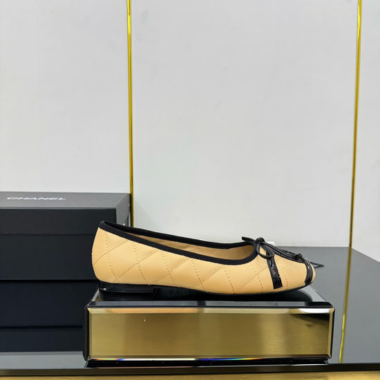 Chanel Elegant Contrast Toe Leather Ballet Flats