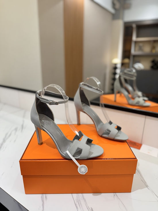 Hermes Elegant Palm Grain Leather High Heel Dress Shoes