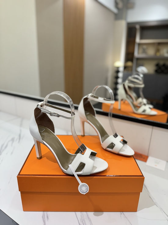 Hermes Elegant Palm Grain Leather High Heel Dress Shoes