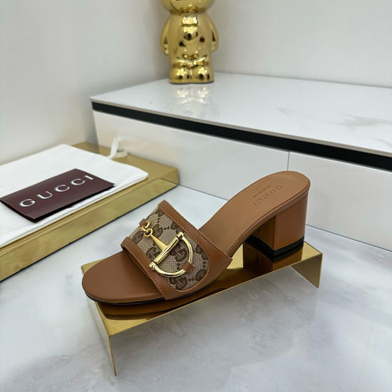 Gucci Gold Buckle Leather Slide Sandals Comfortable Upper