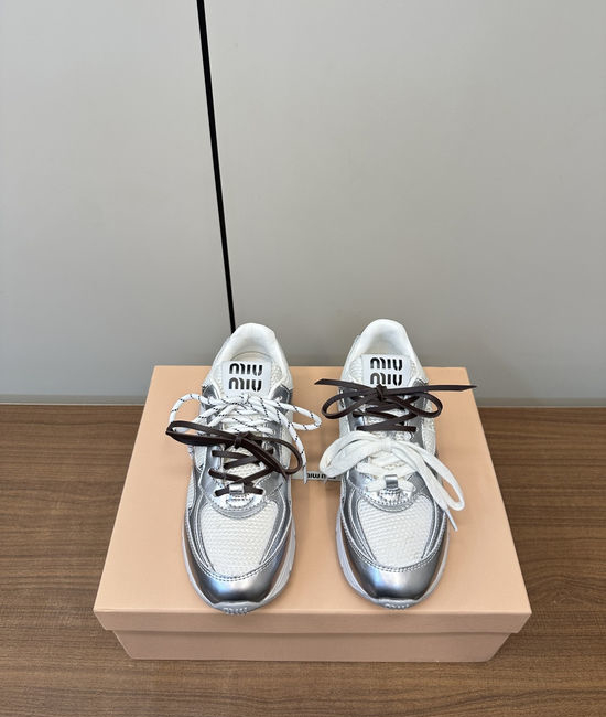 Miu Miu Vintage Distressed Leather Chunky Sneakers Soft Insole Non-slip Outsole