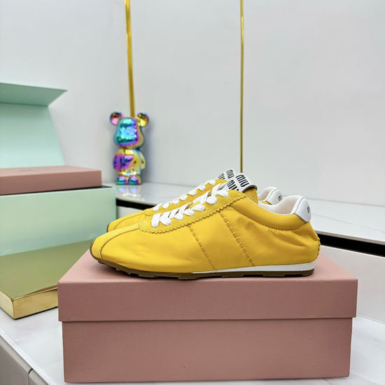 Miu Miu Vintage Casual Leather White Shoes Soft Comfort Sole
