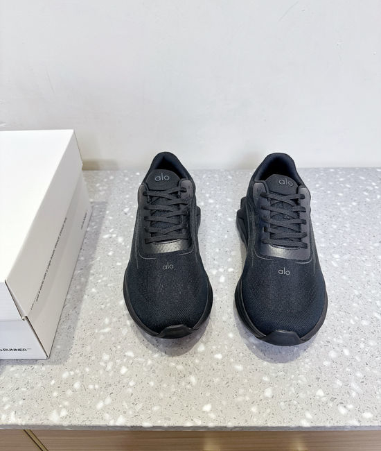 Alo Breathable Mesh Casual Running Shoes with Supportive Cushioning