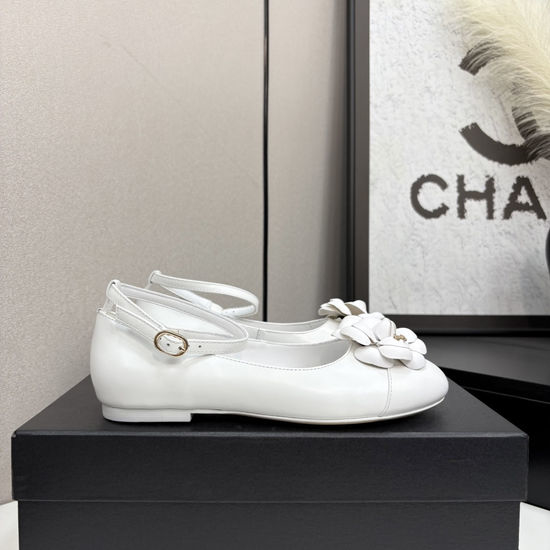 Chanel Cowhide Upper Slide Sandals Soft Lining Genuine Leather Sole