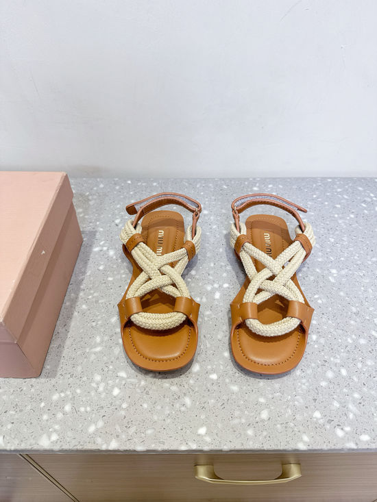 Miu Miu Comfortable Leather Flat Sandals Casual Daily Wear