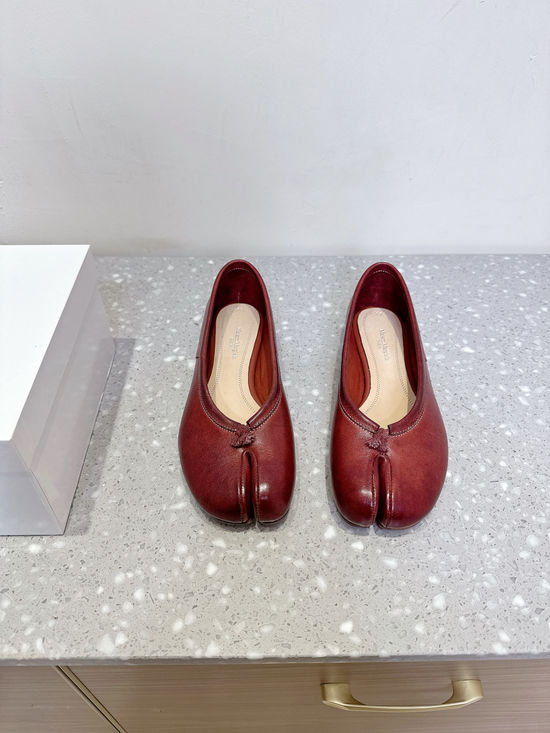 Maison Margiela Split Toe Soft Leather Flats with Double Layer Sole
