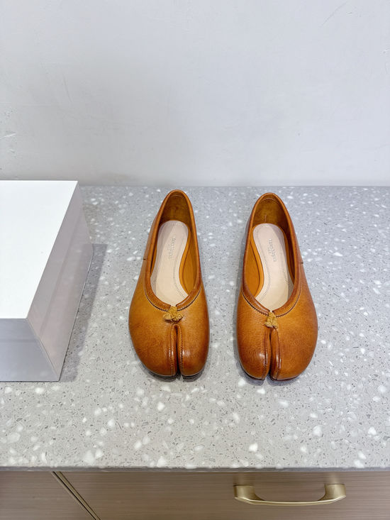 Maison Margiela Split Toe Soft Leather Flats with Double Layer Sole