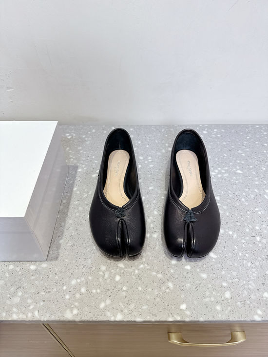 Maison Margiela Split Toe Soft Leather Flats with Double Layer Sole