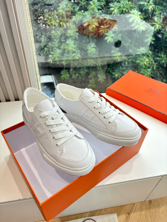 Hermes Casual Versatile Sneakers Soft Leather Lightweight Non-slip Sole