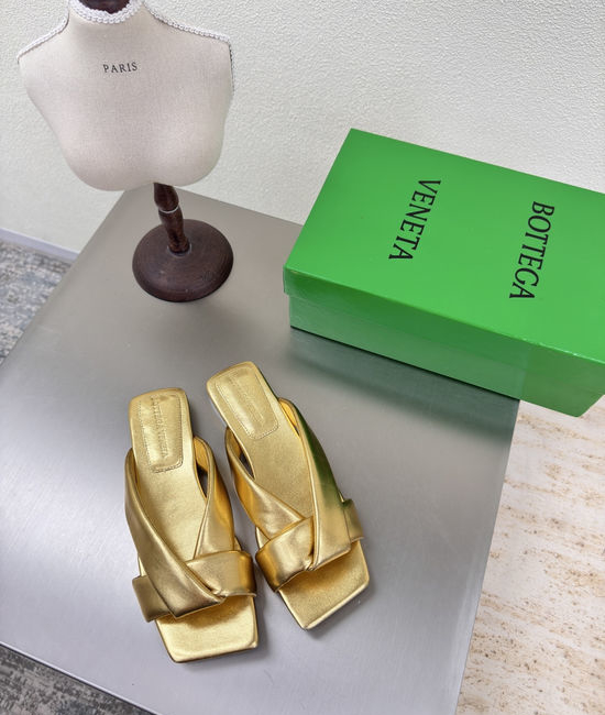 Bottega Veneta BV Golden Handmade Sheepskin Flat Mules Comfortable Slides