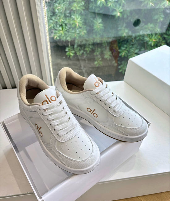 Alo Elevate Style with Thick-Soled Comfort Sneakers