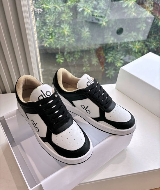 Alo Elevate Style with Thick-Soled Comfort Sneakers