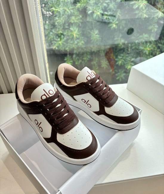 Alo Elevate Style with Thick-Soled Comfort Sneakers