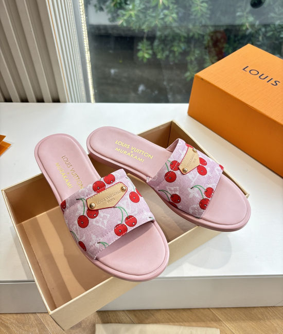 Louis Vuitton LV Premium Comfortable Flat Slides Elegant Casual Daily Slippers