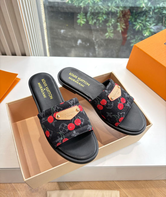 Louis Vuitton LV Premium Comfortable Flat Slides Elegant Casual Daily Slippers
