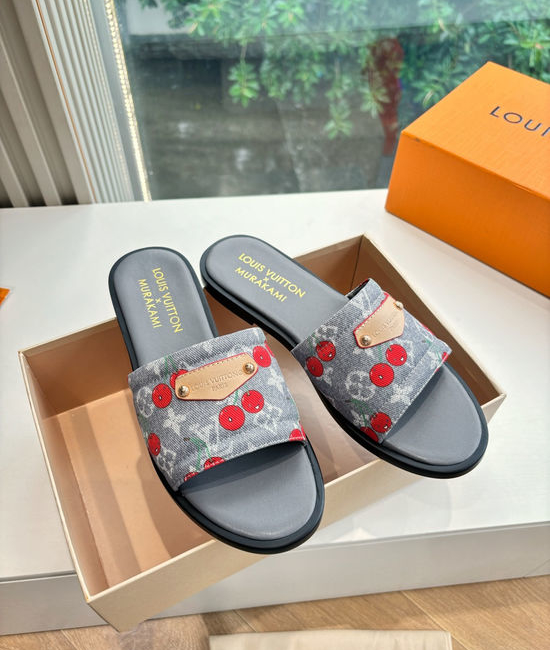 Louis Vuitton LV Premium Comfortable Flat Slides Elegant Casual Daily Slippers