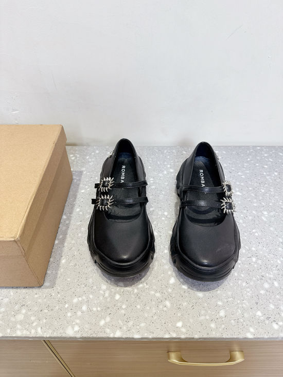 Manolo Blahnik Elegant Thick Sole Mary Jane Leather Shoes Soft