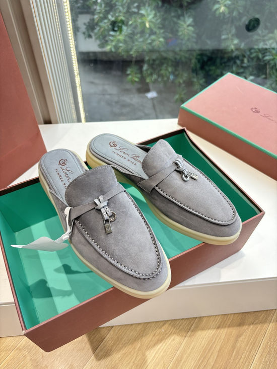 Loro Piana Classic Smooth Leather Loafers Elegant Comfortable Footwear