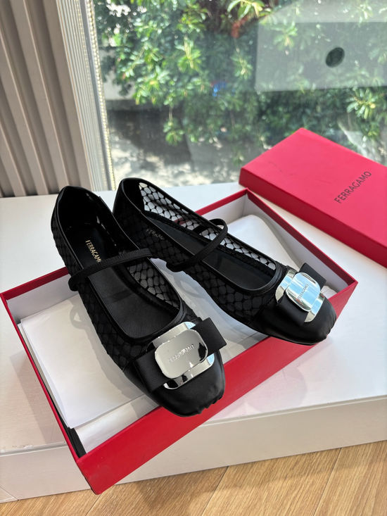 Ferragamo Bow Decor Soft Sheepskin Casual Flat Shoes