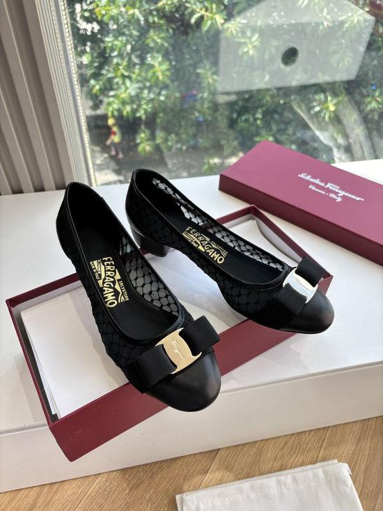 Ferragamo Bow Decor Soft Sheepskin Casual Flat Shoes