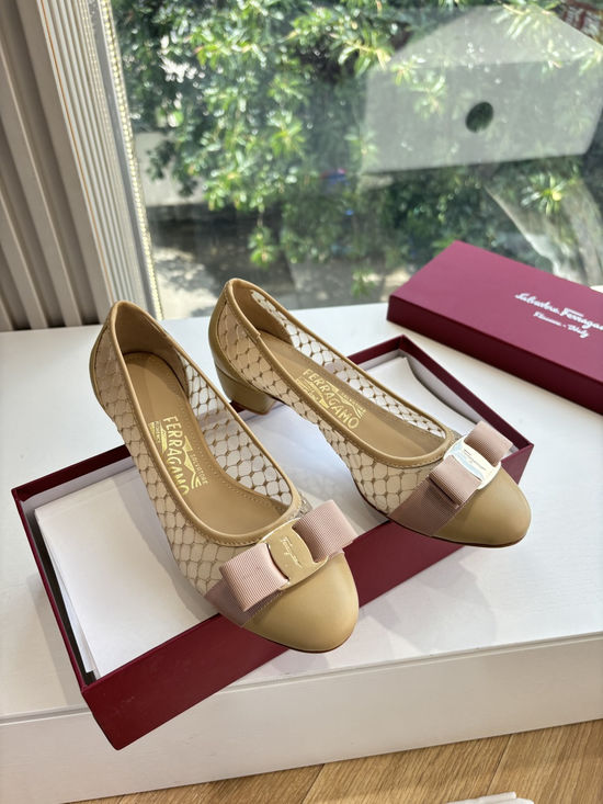 Ferragamo Bow Decor Soft Sheepskin Casual Flat Shoes