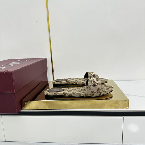 Gucci Classic Horsebit Accent Sandals with Premium Soft Lining