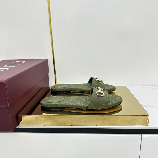 Gucci Classic Horsebit Accent Sandals with Premium Soft Lining