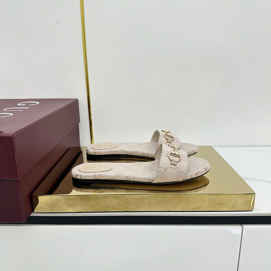 Gucci Classic Horsebit Accent Sandals with Premium Soft Lining