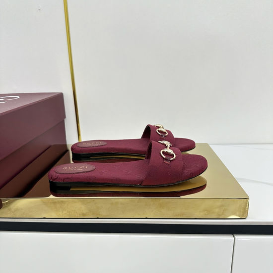 Gucci Classic Horsebit Accent Sandals with Premium Soft Lining