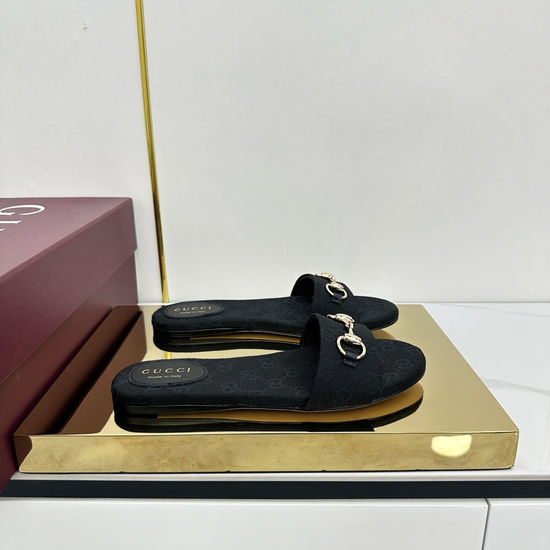 Gucci Classic Horsebit Accent Sandals with Premium Soft Lining