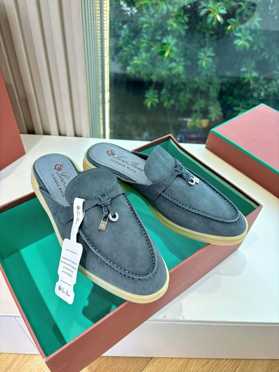 Loro Piana Classic Smooth Leather Loafers Elegant Comfortable Footwear