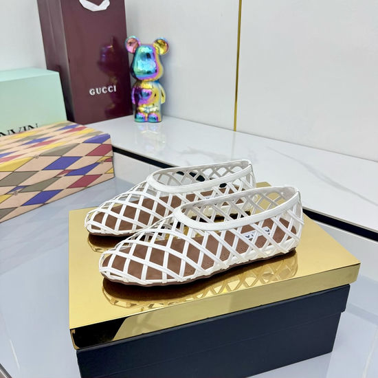 Alaia Handwoven Cutout Leather Ballet Flats for Casual Wear