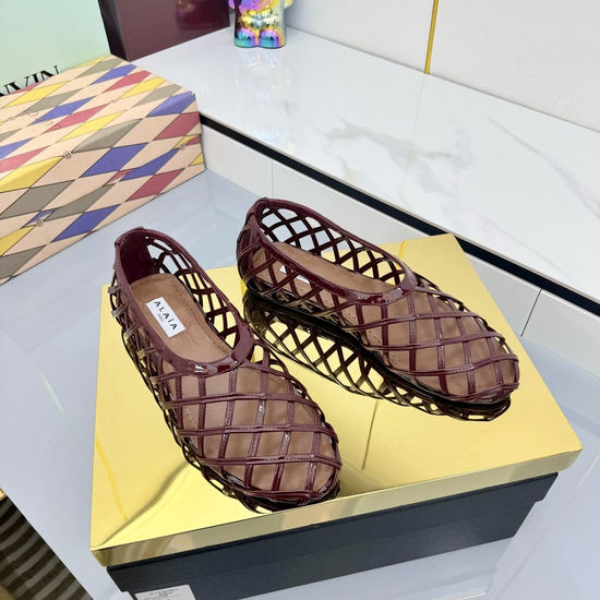 Alaia Handwoven Cutout Leather Ballet Flats for Casual Wear
