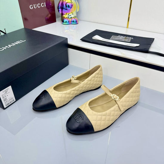 Chanel Elegant Quilted Design with Black and Gold Accents