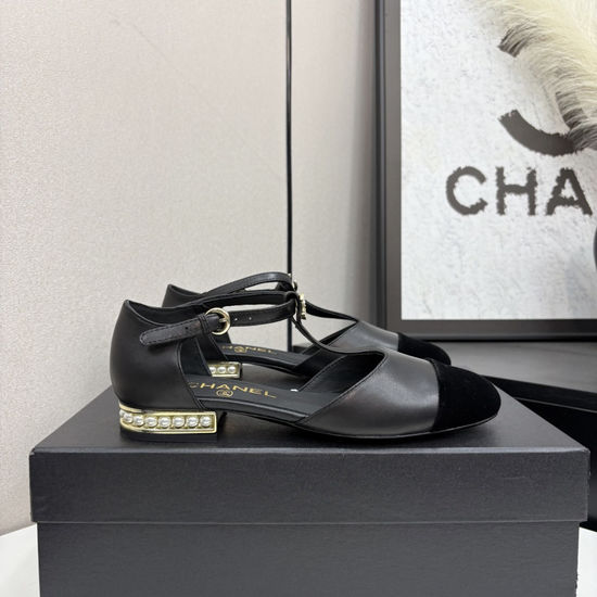Roger Viver Diamond Buckle Sheepskin Leather Sole Sandals