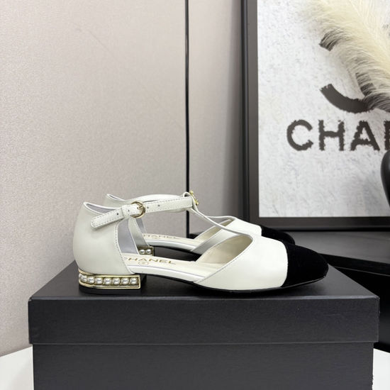 Roger Viver Diamond Buckle Sheepskin Leather Sole Sandals