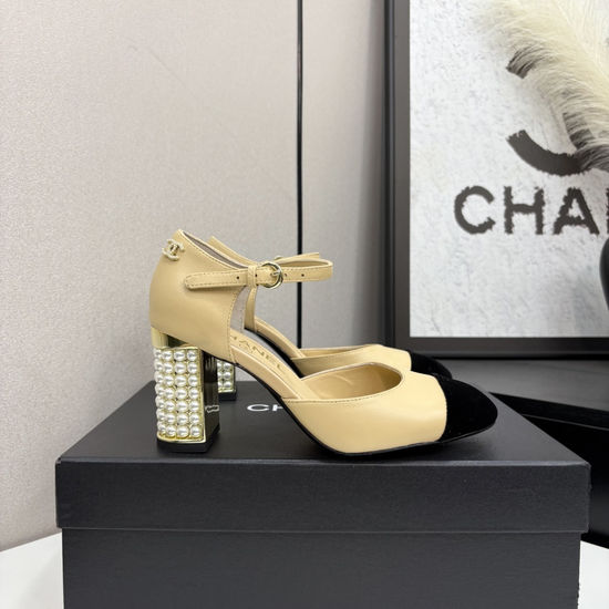 Roger Viver Diamond Buckle Sheepskin Leather Sole Sandals