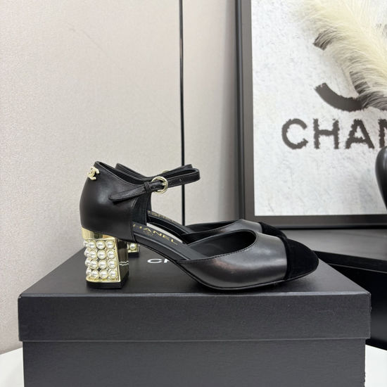 Roger Viver Diamond Buckle Sheepskin Leather Sole Sandals