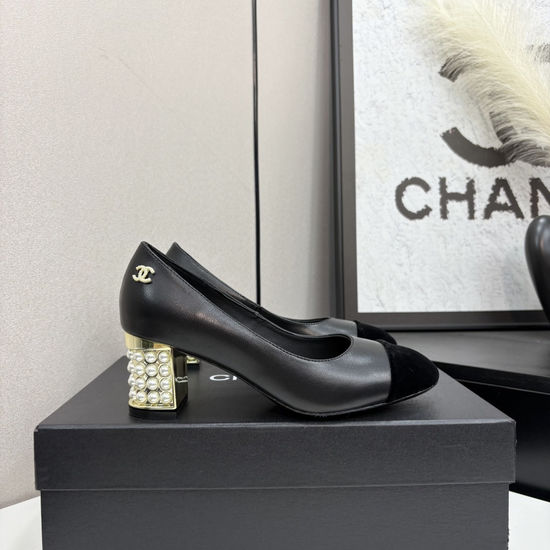 Roger Viver Diamond Buckle Sheepskin Leather Sole Sandals