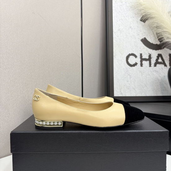 Roger Viver Diamond Buckle Sheepskin Leather Sole Sandals