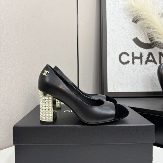 Roger Viver Diamond Buckle Sheepskin Leather Sole Sandals