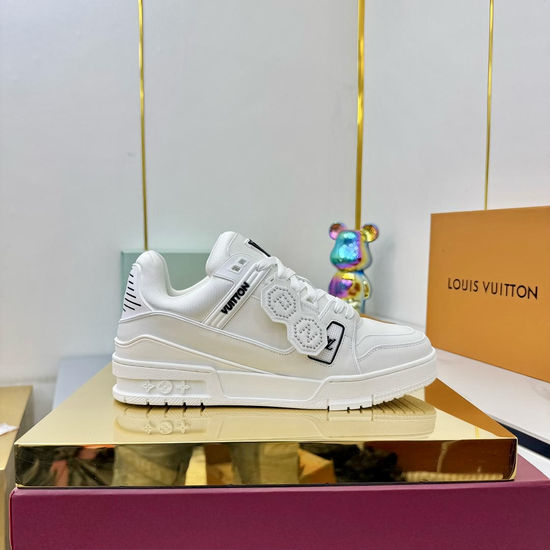 Louis Vuitton LV Premium Grained Leather Fashion Casual Classic Low-top Sneakers