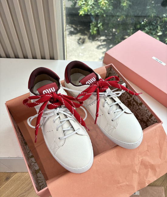 Miu Miu Thick Sole Leather Casual Shoes Lightweight Comfortable Elevated