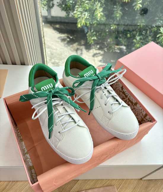 Miu Miu Thick Sole Leather Casual Shoes Lightweight Comfortable Elevated