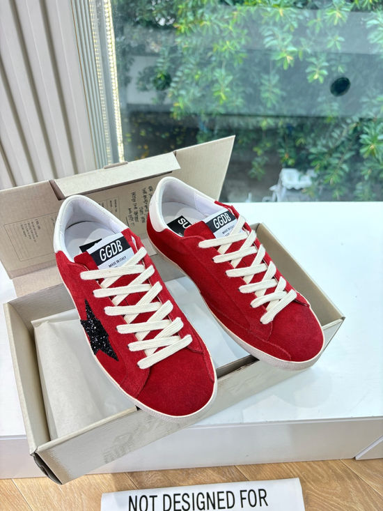 Golden Goose Vintage Distressed Star Pattern Leather Casual Sneakers
