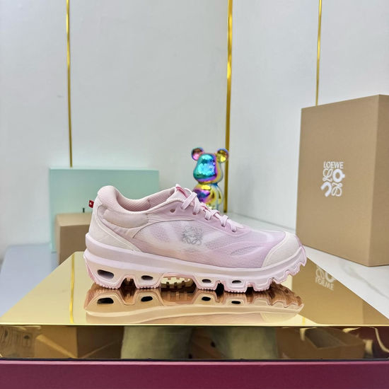 Loewe Lightweight Breathable Running Shoes Suitable for Outdoor and Urban