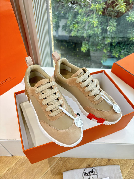 Hermes Premium Leather Comfortable Versatile Casual Sneakers Fashionable
