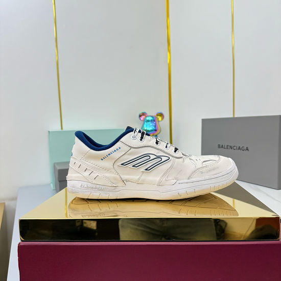 Balenciaga Distressed Casual Sneakers Breathable Upper Material