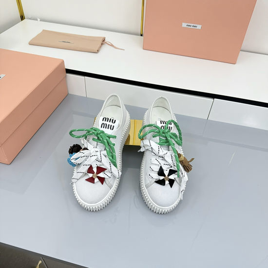 Miu Miu Vintage Distressed Leather Casual Sneakers Soft Lining