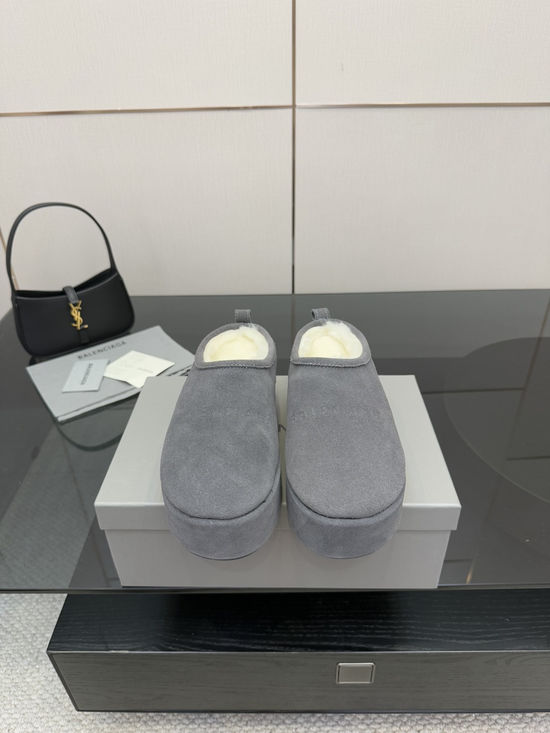 Balenciaga Thick Sole Furry Mules Comfortable Lightweight Casual Slip On Shoes